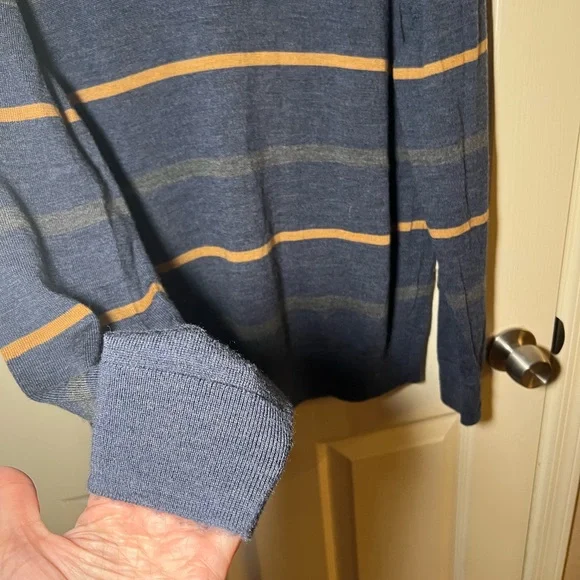 Banana Republic 100% Merino Wool Striped Crewneck Sweater Size L Blue - Picture 3 of 7